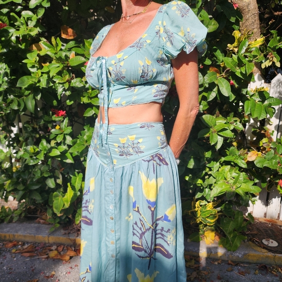 Free People 2 pcs set top and skirt in pastel Jade. - Picture 6 of 9